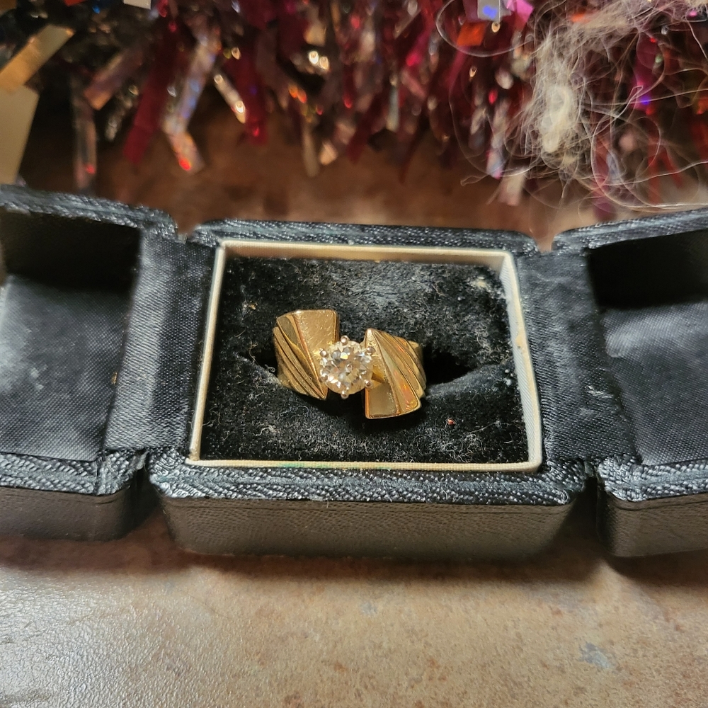 .89 point diamond natural Solitaire 14k 6.5